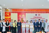 Vụ dùng dao tấn công làm 7 người bị thương: Khen thưởng các nữ điều dưỡng và cá nhân dũng cảm