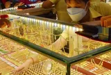 Giá vàng tăng cao, vì sao chưa vội nhập?