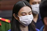 Giây phút Hoa hậu Thùy Tiên tại tòa án với tư cách bị cáo