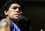 Rợn người những phút cuối đời của huyền thoại bóng đá Maradona: “Ngôi nhà kinh hoàng”, cơ thể sưng phồng, bị bỏ mặc tàn nhẫn