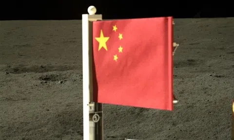 Lá cờ siêu bền của Trung Quốc cắm trên Mặt Trăng có công nghệ gì đặc biệt?