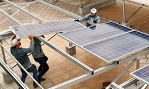 Điện mặt trời mái nhà tự sản tự tiêu bán cho EVN sẽ có giá 671 đồng/kWh?