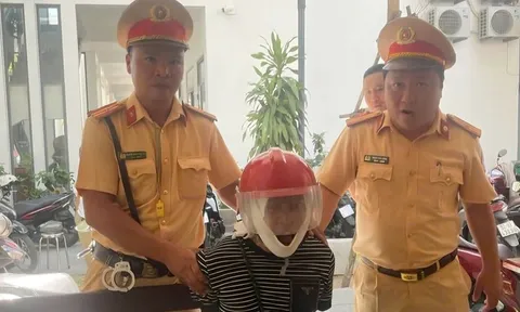 Tài xế công nghệ lao xe vào chốt CSGT thoát khỏi kẻ 'ngáo đá'
