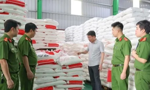 Giám đốc công ty sản xuất mì chính, dầu ăn giả từng làm quản lý thị trường