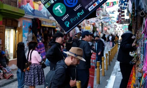 Lo sợ tiền để trong két bị “bay hơi" giá trị, quốc gia 10 triệu dân đời thường hóa bitcoin: Chuyên gia cảnh báo rủi ro từ “chủ nghĩa thực dân tiền số”