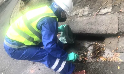 Những người thầm lặng giữ an toàn cho Đà Nẵng trong mưa bão