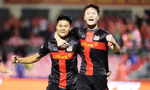 Tân binh V-League gây sốc khi dẫn đầu bảng xếp hạng