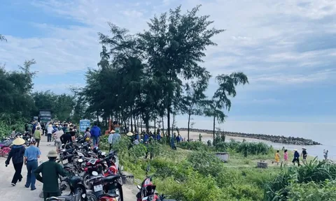 Hà Tĩnh: Hàng trăm người dân ra quân đắp đá làm kè ứng phó với bão số 5