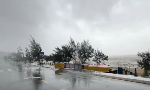 Bão đã suy yếu, hàng loạt địa phương ra cảnh báo mới, người dân hãy xem hết video này