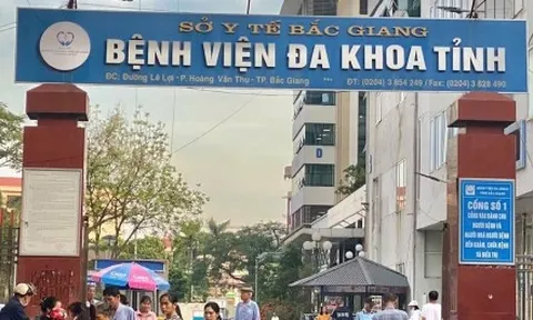 Người nhà bệnh nhân tố bị chặt chém 21 triệu cho chuyến xe cứu thương dài 200km