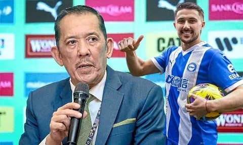 Sau vụ hớ mồm của cầu thủ nhập tịch, Chủ tịch LĐBĐ Malaysia bất ngờ từ chức
