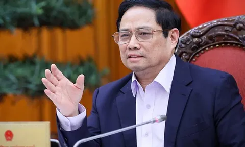 Thủ tướng yêu cầu các ngân hàng bảo đảm hệ thống thanh toán và tiền mặt, đáp ứng yêu cầu tặng phần quà 100.000 đồng cho người dân kịp thời