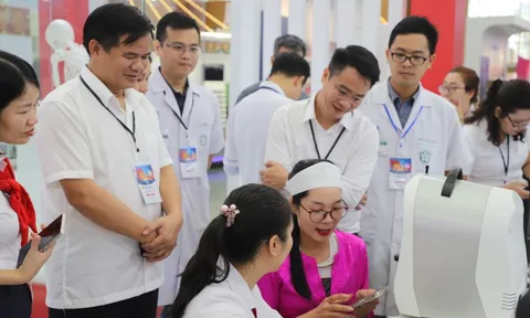 Chưa từng có: Người dân được khám bệnh miễn phí, trải nghiệm công nghệ phát hiện ung thư chỉ sau 1-2 phút