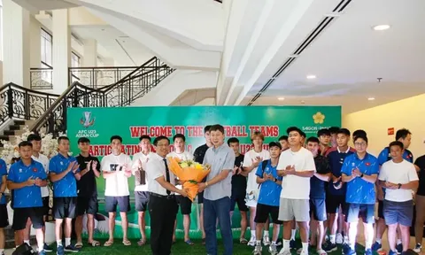 HLV Kim Sang-sik cùng U23 Việt Nam háo hức trở lại Phú Thọ