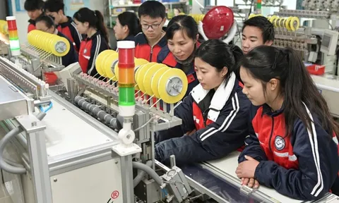 Học nghề, đi làm, sống tự do: Lối rẽ mới của giới trẻ Trung Quốc