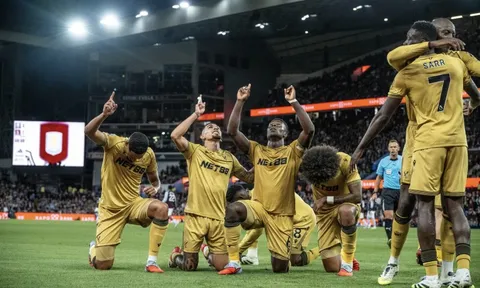 Crystal Palace thăng hoa, hạ gục Aston Villa 3-0 tại Villa Park