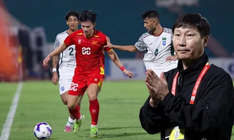 Nhiệm vụ tối quan trọng cho HLV Kim Sang-sik & điểm tựa của tuyển Việt Nam