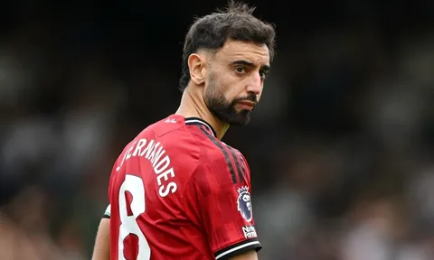 Bruno Fernandes từ chối lời mời từ Al-Nassr và Ronaldo
