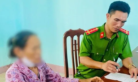 Cụ bà 72 tuổi mang 120 triệu đồng đến công an xã nhờ chuyển cho "công an rởm"
