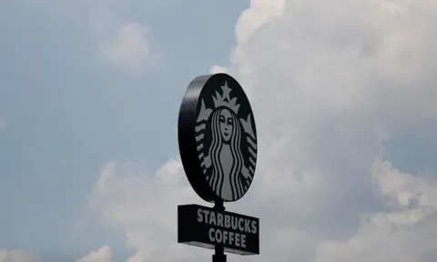 Starbucks mở chiến dịch tái sinh 'Back to Starbucks': 4 phút đã pha xong đồ uống, 95% đơn online giao đúng giờ