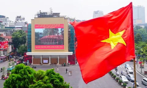 Ngắm quảng trường Đông Kinh Nghĩa Thục vừa hoàn thành chỉnh trang phân kỳ 1