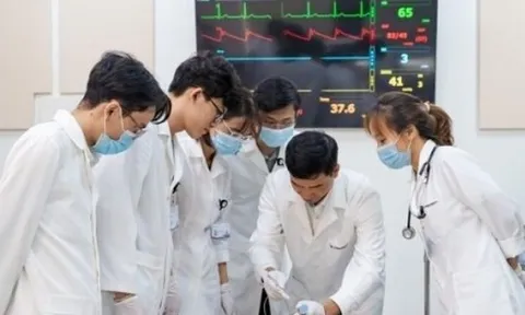Phân biệt bác sĩ nội trú và bác sĩ chuyên khoa