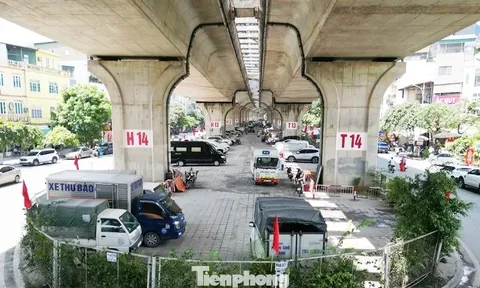 Thu hồi giấy phép và giải tỏa toàn bộ bãi xe tại gầm cầu Vĩnh Tuy