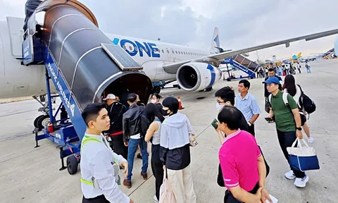 Hàng triệu vé máy bay Tết 2026 bán sớm, chưa kịp mừng đã sốc vì giá cao