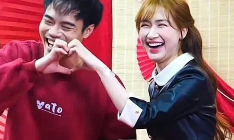 Văn Toàn mua IPhone 17 sao người thanh toán lại là Hoà Minzy?