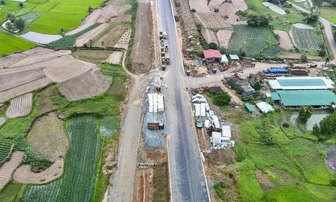 Sơn Hải xin cắm bảng “bảo hành 10 năm” trên tuyến cao tốc Hoài Nhơn – Quy Nhơn
