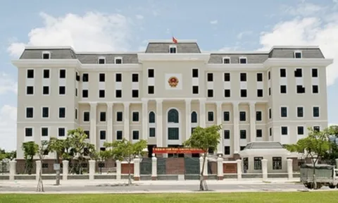 Chạy án không thành, chủ doanh nghiệp tố loạt thẩm phán, kiểm sát viên tham gia