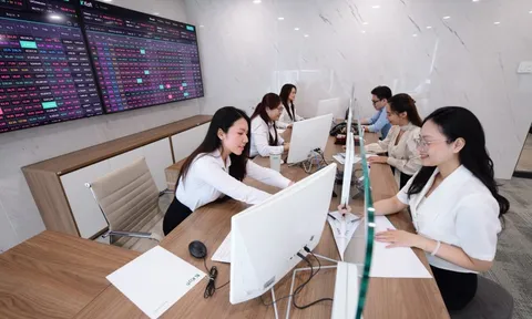Chính phủ sẽ nghiên cứu áp dụng bán khống chứng khoán, giao dịch trong ngày