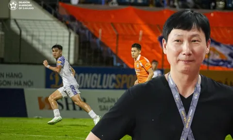 Việt kiều Nga báo tin vui lớn, HLV Kim Sang-sik quyết định thế nào?