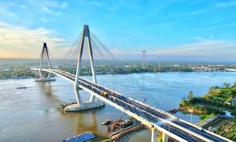 Thủ tướng khen ngợi cây cầu dây văng 5.000 tỷ hoàn toàn làm bởi người Việt Nam, to đẹp hơn nhưng suất đầu tư chỉ bằng 1 nửa cầu cũ: Ai đứng sau?