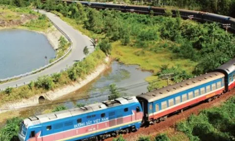 Giá đắt hơn năm ngoái, 22.000 vé tàu Tết 2026 vẫn bán hết chỉ trong buổi sáng