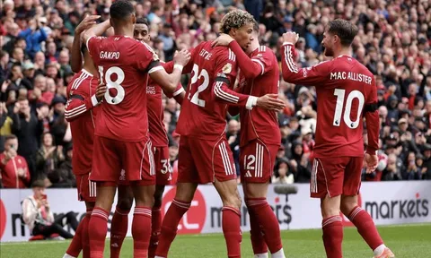Hạ tiếp Everton, Liverpool giữ mạch toàn thắng Giải Ngoại hạng Anh