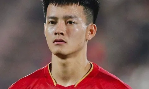 Hot boy miền Tây Nguyễn Thanh Nhàn: Visual đỉnh nhất U23 Việt Nam, 22 tuổi đã lên chức bố