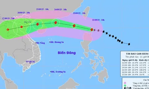 Siêu bão Ragasa giật trên cấp 17, Thủ tướng chỉ đạo khẩn để ứng phó