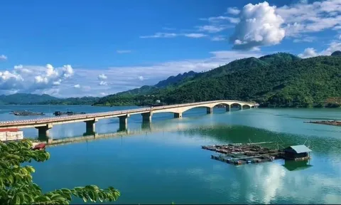 Cây cầu 100% 'hàng nội' bắc ngang sông Đà, trụ cầu 105m cao nhất Việt Nam: DN nào đứng sau?