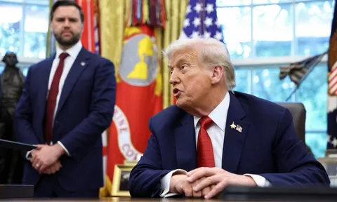 Ông Trump áp thuế 30% với đồ nội thất, 100% với dược phẩm có thương hiệu