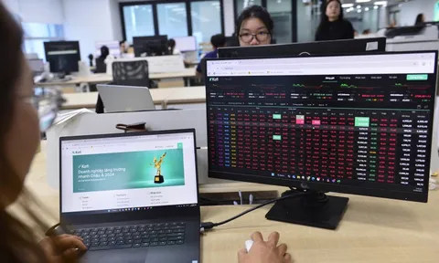 VN-Index giảm điểm, tài sản vợ chồng tỉ phú giàu nhất Việt Nam vẫn không ngừng tăng