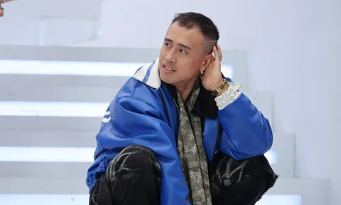 Hustlang Robber hóa 'máy nói' ở Anh trai say hi