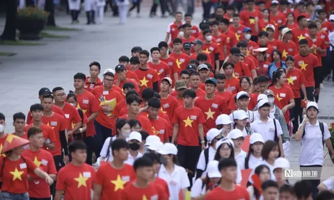 A80 "thổi bùng" du lịch Thủ đô, khách nội địa tăng gấp đôi