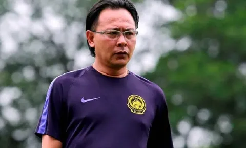 Cựu HLV Malaysia thốt lên câu cay đắng, cựu bộ trưởng tố cáo "âm mưu hãm hại bóng đá Malaysia"