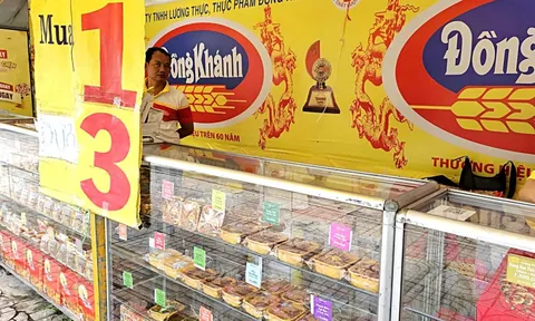 Bánh trung thu ế, sao vẫn bán?