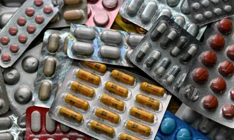 Mỹ đánh thuế 100% mặt hàng xuất khẩu chủ lực của một quốc gia BRICS, thị trường lập tức rung chuyển, cổ phiếu liên quan sụt giảm mạnh