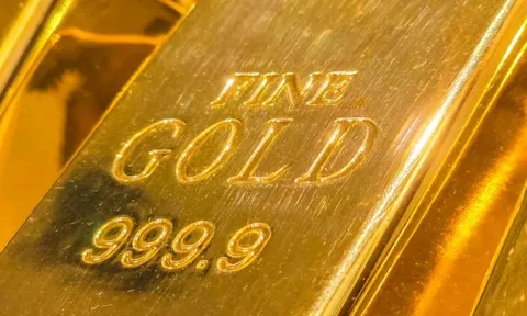 Vàng thế giới lần đầu tiên trong lịch sử đạt giá 4.000 USD/ounce, duy trì vị thế tài sản trú ẩn