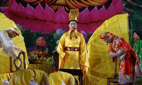 Cải lương kết hợp xiếc thế nào để kể chuyện vua Trần Nhân Tông?