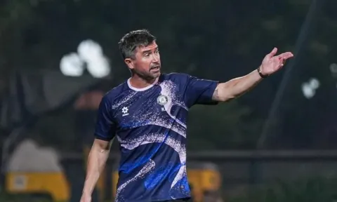 Từ Troussier đến Harry Kewell: Khi thương hiệu không đảm bảo cho chiến thắng