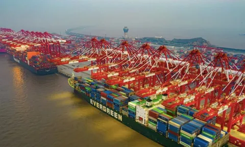 Tổng thống Mỹ Trump dịu giọng sau khi dọa áp thuế 100% với Trung Quốc